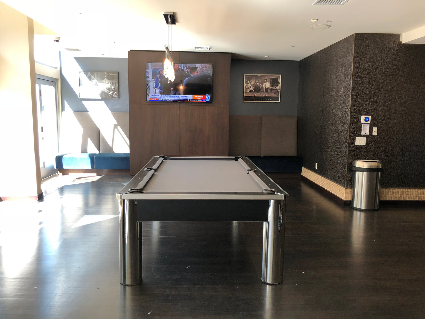 Cosmopolitan Modern Pool Table