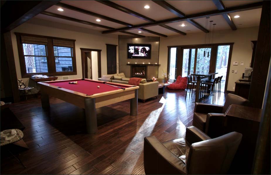 Cosmopolitan Modern Pool Table