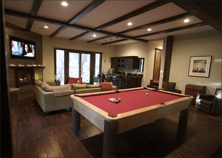 Cosmopolitan Modern Pool Table