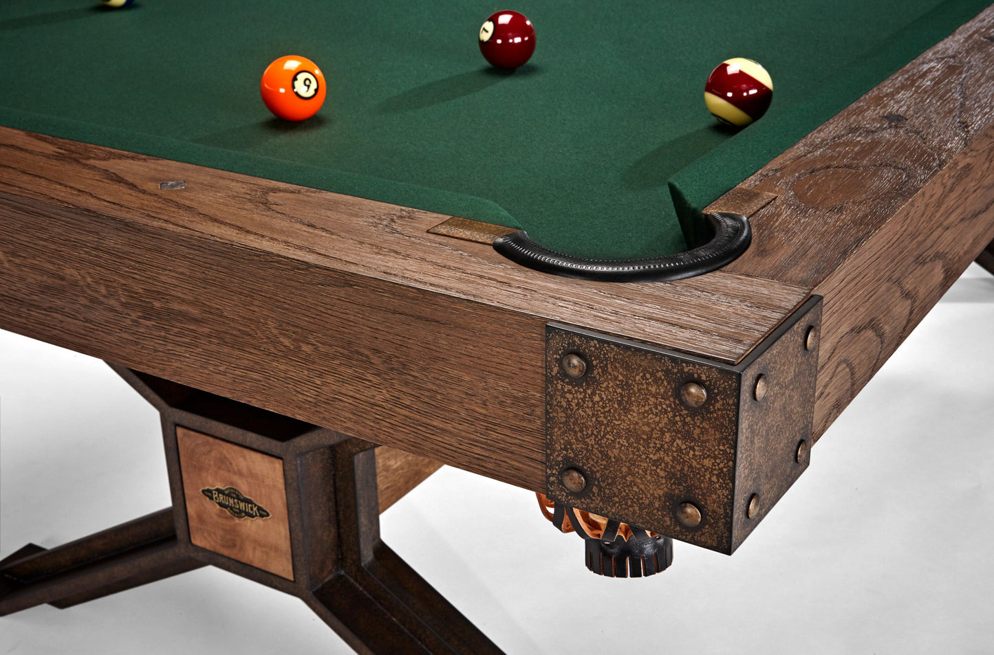 Damerom Pool Table