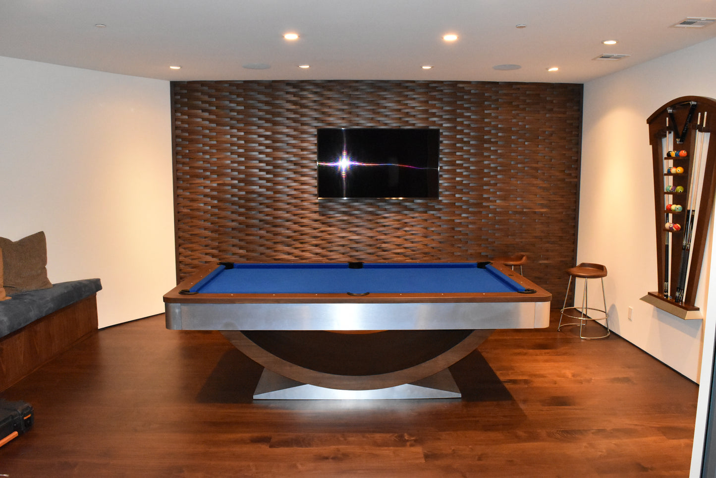 Halo Modern Pool Table Round Corners