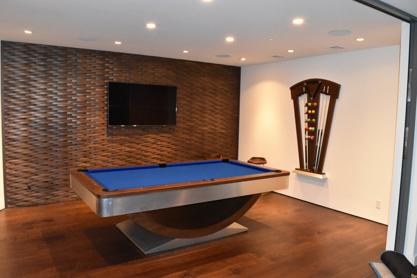 Halo Modern Pool Table Round Corners